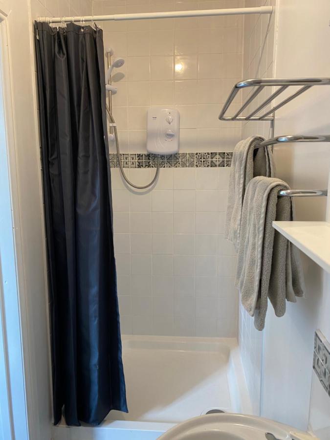 Twin Room Private Bathroom