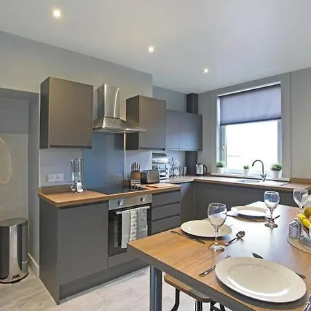 Elland Road Guesthouse-2